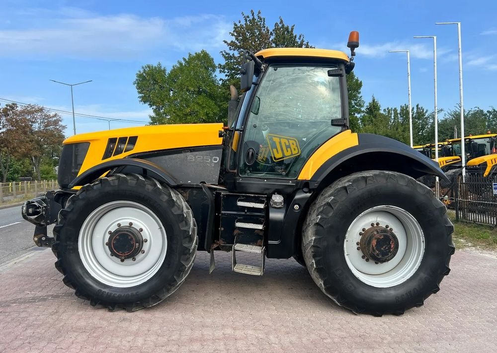 JCB Fastrac 8250 - Traktör: fotoğraf 2 JCB Fastrac 8250 - Traktör: fotoğraf 2