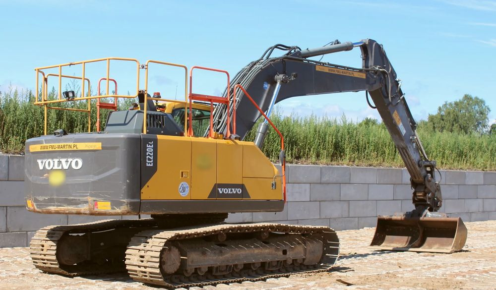 Paletli ekskavatör Volvo EC220EL: fotoğraf 16
