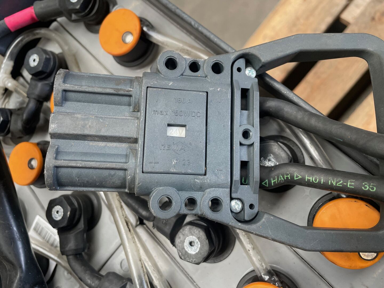 24 Volt I 3 PZS 375 - Akümülatör - Malzeme taşıma ekipmanı: fotoğraf 4 24 Volt I 3 PZS 375 - Akümülatör - Malzeme taşıma ekipmanı: fotoğraf 4