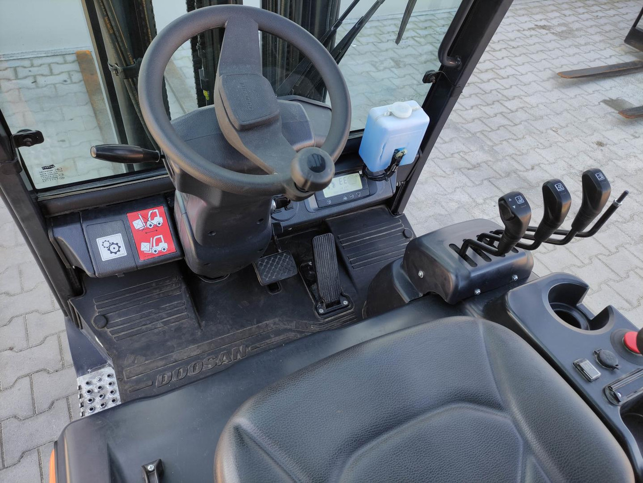 Doosan B20X-7 (Plus) - Elektrikli forklift: fotoğraf 5 Doosan B20X-7 (Plus) - Elektrikli forklift: fotoğraf 5