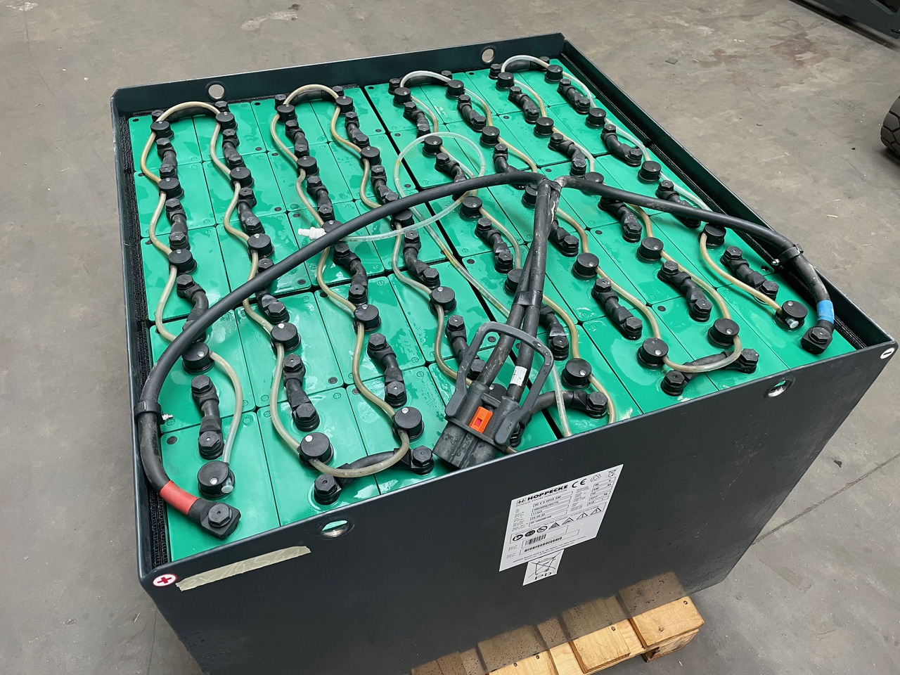 Hoppecke 80V 6 HPZS 930 - Akümülatör - Malzeme taşıma ekipmanı: fotoğraf 1 Hoppecke 80V 6 HPZS 930 - Akümülatör - Malzeme taşıma ekipmanı: fotoğraf 1