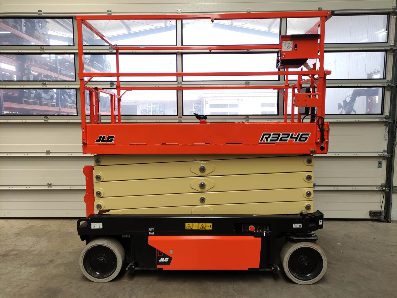 JLG R3246 - Makasli platform: fotoğraf 2 JLG R3246 - Makasli platform: fotoğraf 2