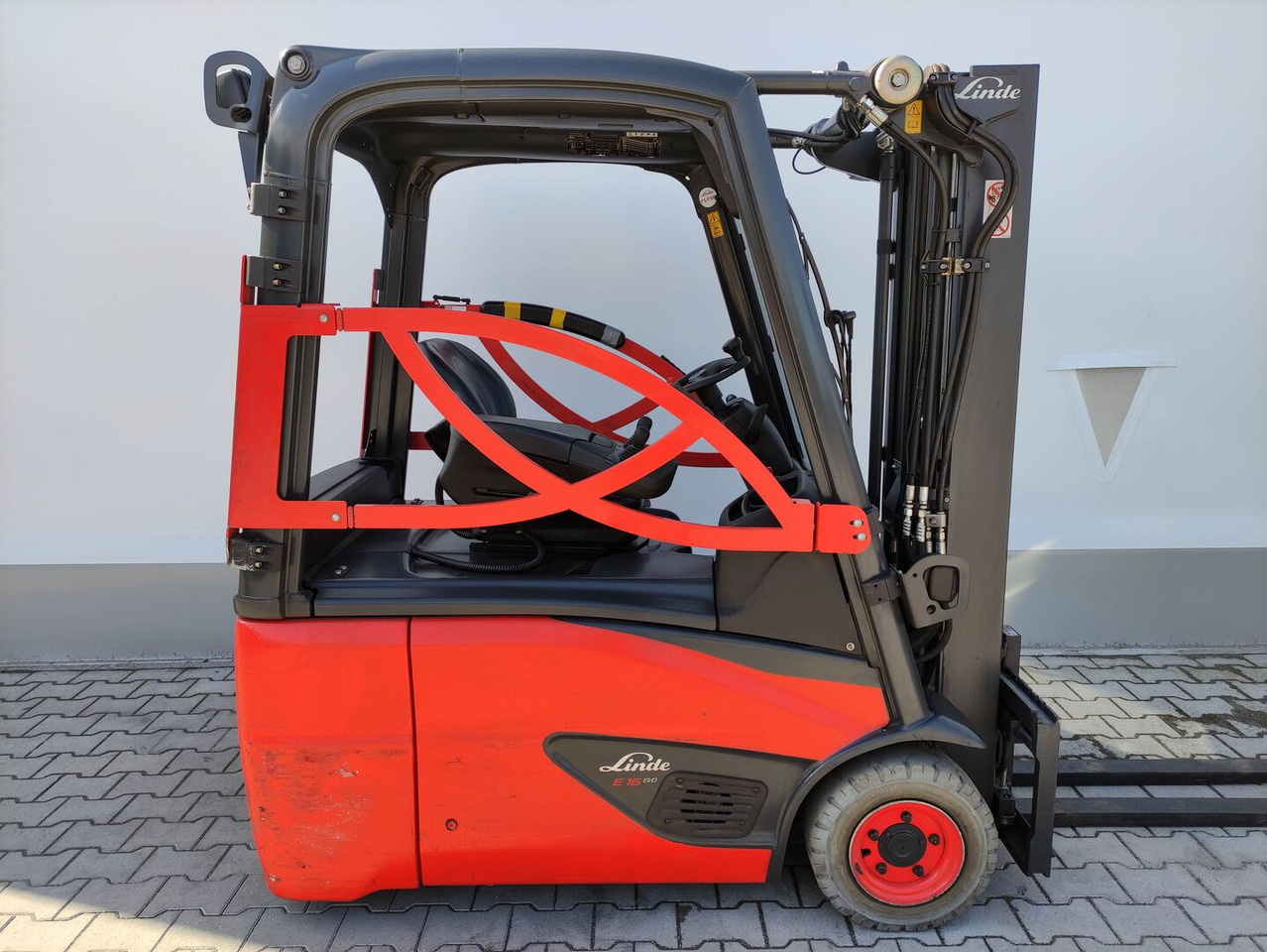 Linde E16-02-EVO-386 - Elektrikli forklift: fotoğraf 2 Linde E16-02-EVO-386 - Elektrikli forklift: fotoğraf 2