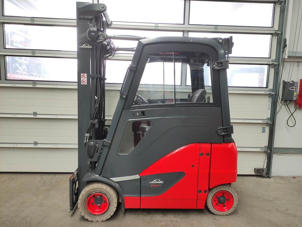 Linde E20PH-02-386-EVO - Elektrikli forklift: fotoğraf 1 Linde E20PH-02-386-EVO - Elektrikli forklift: fotoğraf 1