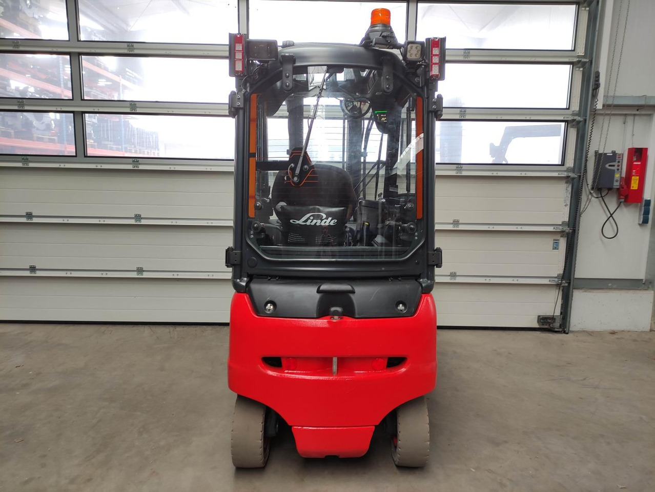 Linde E20PH-02-386-EVO - Elektrikli forklift: fotoğraf 4 Linde E20PH-02-386-EVO - Elektrikli forklift: fotoğraf 4