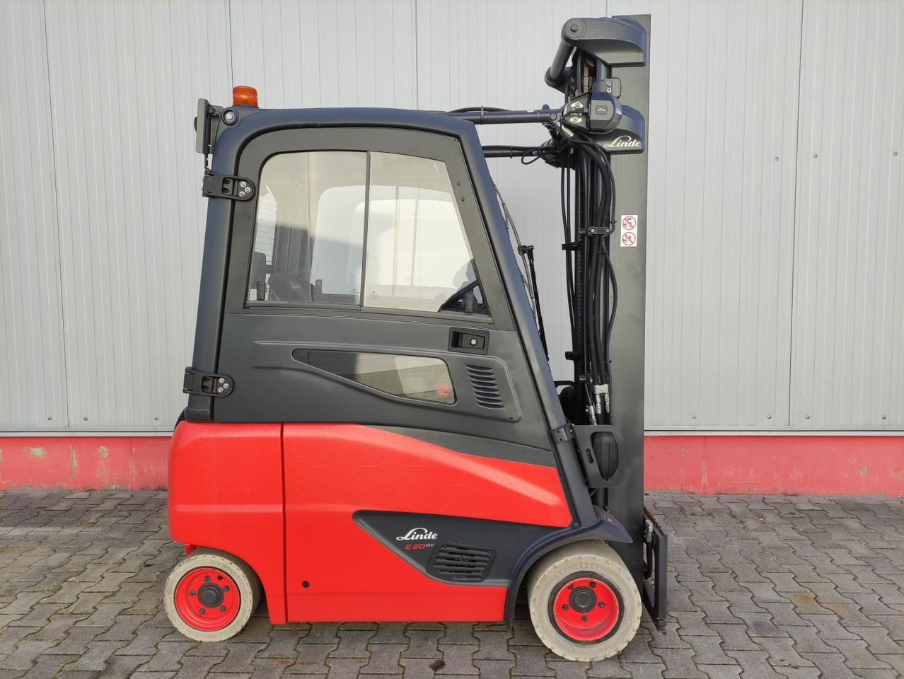 Linde E20PH-02-386-EVO - Elektrikli forklift: fotoğraf 2 Linde E20PH-02-386-EVO - Elektrikli forklift: fotoğraf 2