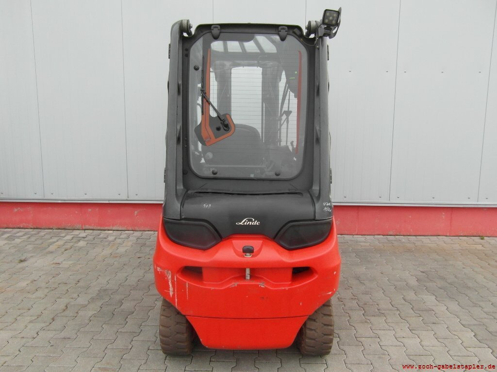 Linde E30-01-387 - Elektrikli forklift: fotoğraf 4 Linde E30-01-387 - Elektrikli forklift: fotoğraf 4