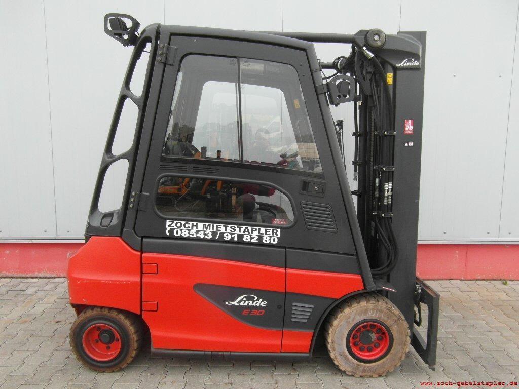 Linde E30-01-387 - Elektrikli forklift: fotoğraf 2 Linde E30-01-387 - Elektrikli forklift: fotoğraf 2