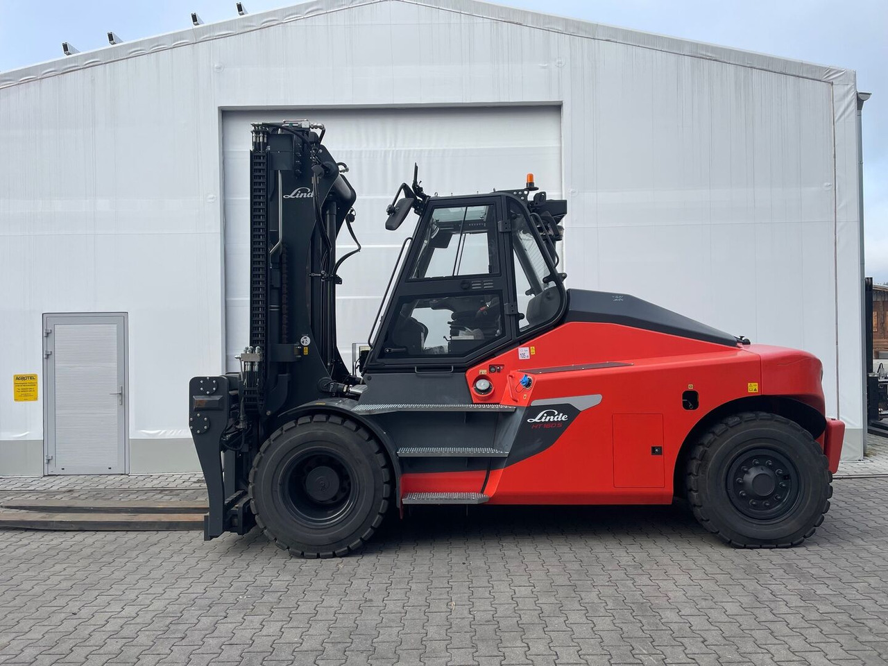 Linde HT160DS-1411 - Dizel forklift: fotoğraf 1 Linde HT160DS-1411 - Dizel forklift: fotoğraf 1