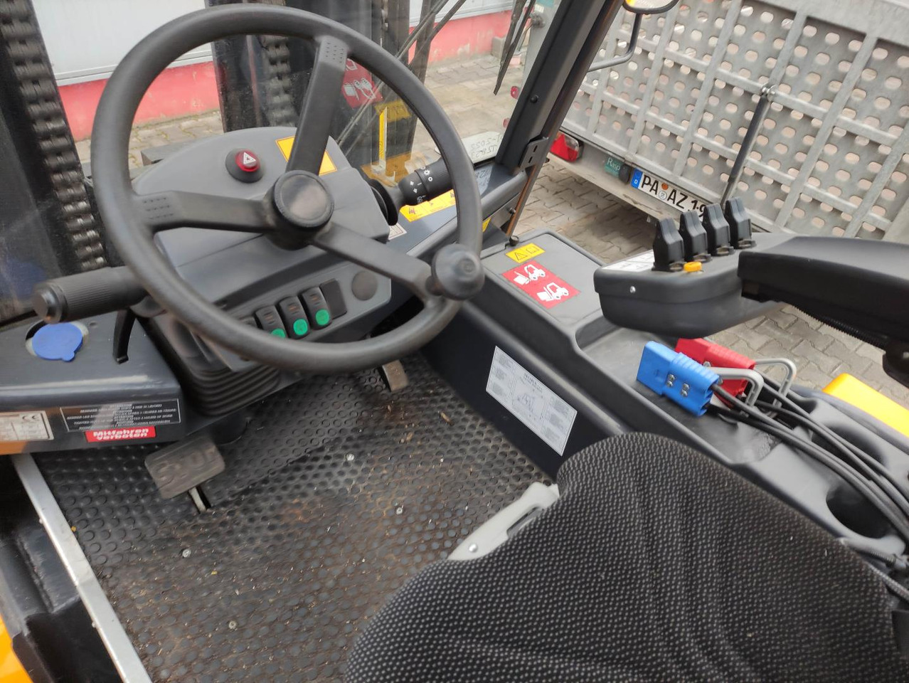 Mora EP100RAS - Elektrikli forklift: fotoğraf 5 Mora EP100RAS - Elektrikli forklift: fotoğraf 5