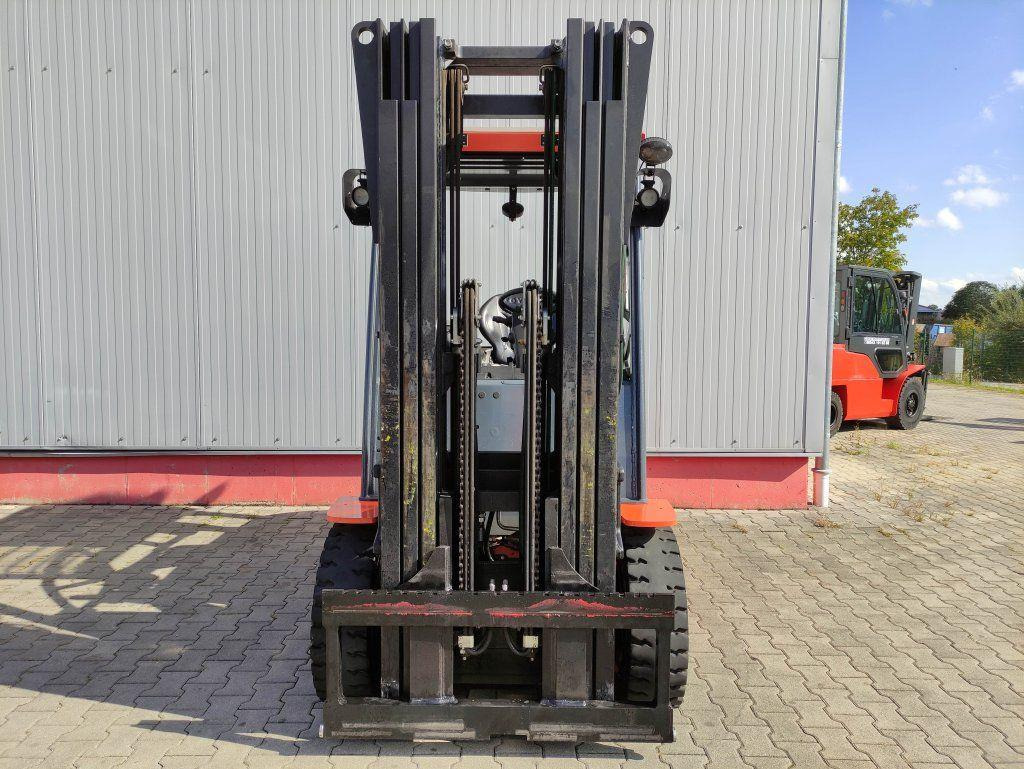 Toyota 8FBMT40 - Elektrikli forklift: fotoğraf 3 Toyota 8FBMT40 - Elektrikli forklift: fotoğraf 3
