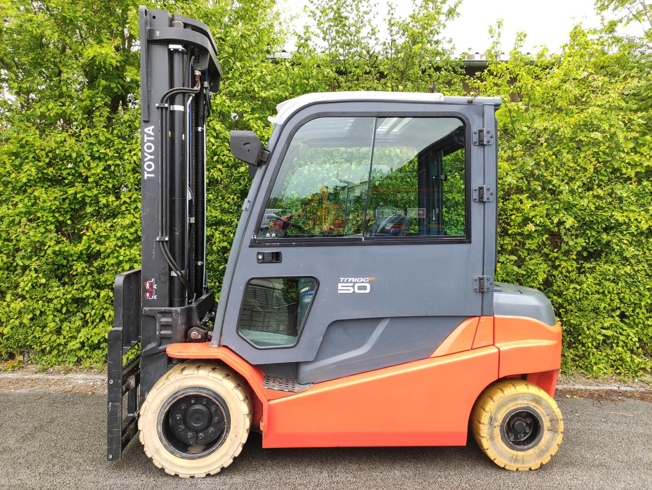 Toyota 8FBMT50 - Elektrikli forklift: fotoğraf 1 Toyota 8FBMT50 - Elektrikli forklift: fotoğraf 1