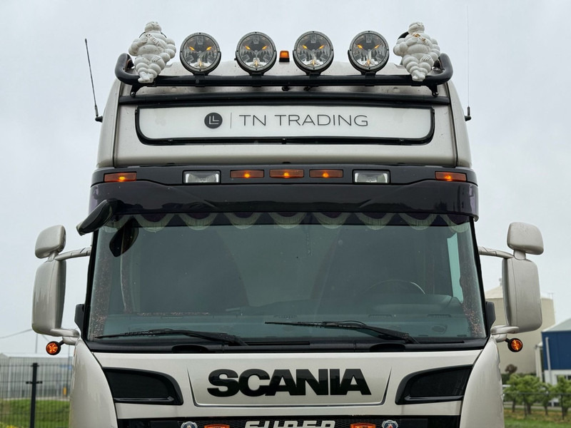 Scania R 580 SHOWTRUCK, VOLLUCHT, VOL SPOILER, RETARDER, SCHUIFSCHOTEL. - Çekici: fotoğraf 4 Scania R 580 SHOWTRUCK, VOLLUCHT, VOL SPOILER, RETARDER, SCHUIFSCHOTEL. - Çekici: fotoğraf 4