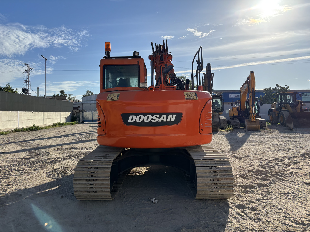 DOOSAN DX140-3 - Paletli ekskavatör: fotoğraf 4 DOOSAN DX140-3 - Paletli ekskavatör: fotoğraf 4