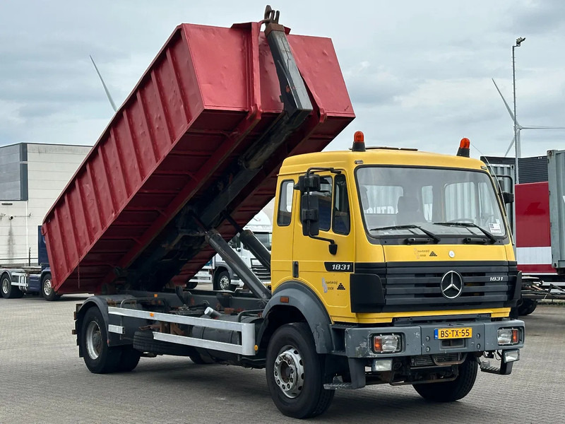 Mercedes-Benz SK 1931 4x2 Meiler Haakarm 20T Manual + Telma / Euro 1 - Kancalı yükleyici kamyon: fotoğraf 2 Mercedes-Benz SK 1931 4x2 Meiler Haakarm 20T Manual + Telma / Euro 1 - Kancalı yükleyici kamyon: fotoğraf 2