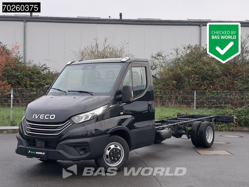 Iveco Daily 35C21 Neu! 3.0L 2025-Modell Automatik 210PS Radstand 410 Fahrgestell Doppelbereifung LED ACC Klima Euro6 Chassis A/C - Kamyonet: fotoğraf 1 Iveco Daily 35C21 Neu! 3.0L 2025-Modell Automatik 210PS Radstand 410 Fahrgestell Doppelbereifung LED ACC Klima Euro6 Chassis A/C - Kamyonet: fotoğraf 1