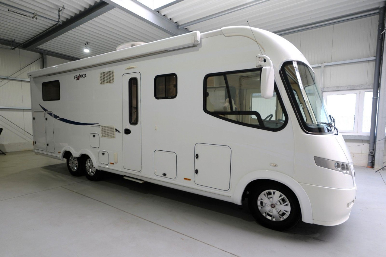 Frankia I 840 QD/Automatik/Festbett+Hubbett/TOP - Entegre karavan: fotoğraf 1 Frankia I 840 QD/Automatik/Festbett+Hubbett/TOP - Entegre karavan: fotoğraf 1