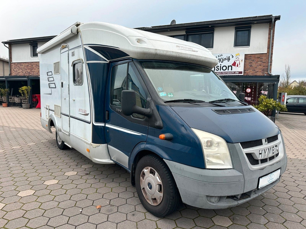 HYMER / ERIBA / HYMERCAR TRAMP T 572 CL/Festbett/Klima/Markise HYMER / ERIBA / HYMERCAR TRAMP T 572 CL/Festbett/Klima/Markise - Semi entegre karavan: fotoğraf 1 HYMER / ERIBA / HYMERCAR TRAMP T 572 CL/Festbett/Klima/Markise HYMER / ERIBA / HYMERCAR TRAMP T 572 CL/Festbett/Klima/Markise - Semi entegre karavan: fotoğraf 1