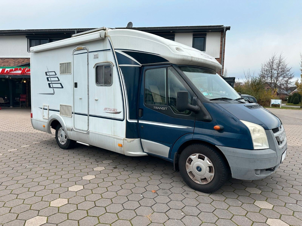 HYMER / ERIBA / HYMERCAR TRAMP T 572 CL/Festbett/Klima/Markise HYMER / ERIBA / HYMERCAR TRAMP T 572 CL/Festbett/Klima/Markise - Semi entegre karavan: fotoğraf 3 HYMER / ERIBA / HYMERCAR TRAMP T 572 CL/Festbett/Klima/Markise HYMER / ERIBA / HYMERCAR TRAMP T 572 CL/Festbett/Klima/Markise - Semi entegre karavan: fotoğraf 3