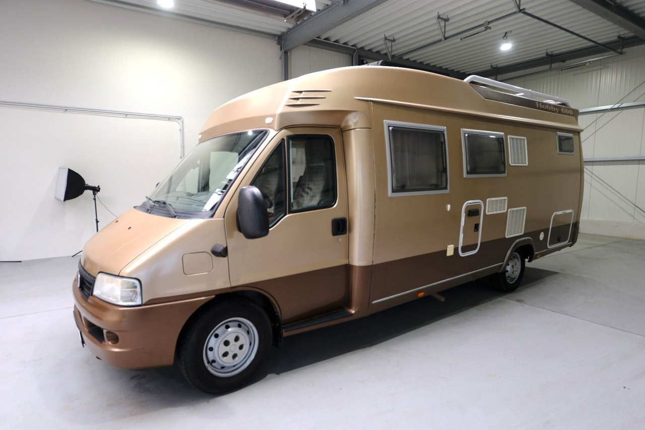 Hobby T 690 GES/Einzelbetten/2xKlima/Solar/Garage/AHK - Semi entegre karavan: fotoğraf 2 Hobby T 690 GES/Einzelbetten/2xKlima/Solar/Garage/AHK - Semi entegre karavan: fotoğraf 2