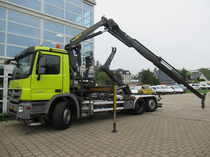 Mercedes-Benz Actros 2532 LTNLA 6X2 Hooklift + Crane, Haak - Kraan - Kancalı yükleyici kamyon, Vinçli kamyon: fotoğraf 2 Mercedes-Benz Actros 2532 LTNLA 6X2 Hooklift + Crane, Haak - Kraan - Kancalı yükleyici kamyon, Vinçli kamyon: fotoğraf 2