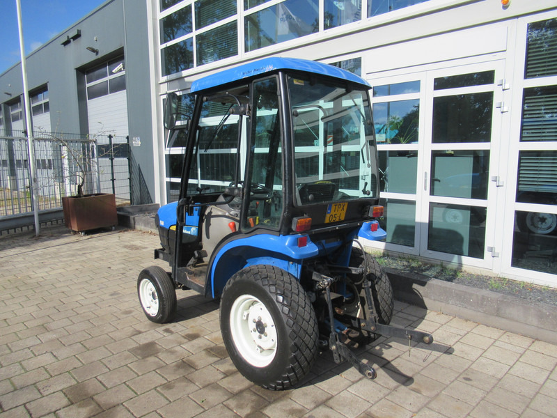 New Holland TC21D 4WD 4x4 Cabine Verwarming - Traktör: fotoğraf 3 New Holland TC21D 4WD 4x4 Cabine Verwarming - Traktör: fotoğraf 3