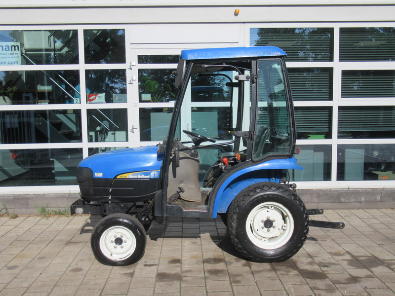 New Holland TC21D 4WD 4x4 Cabine Verwarming - Traktör: fotoğraf 2 New Holland TC21D 4WD 4x4 Cabine Verwarming - Traktör: fotoğraf 2