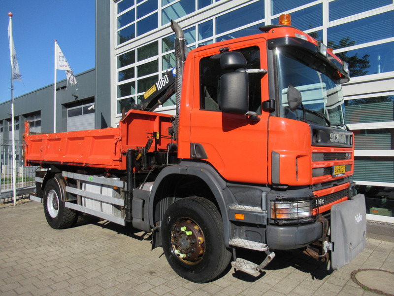 Scania P 114 CB 4x4 HZ 340 3-W. Tipper - 3-S. Kipper + HMF 1063 Crane Kran - Damperli kamyon, Vinçli kamyon: fotoğraf 2 Scania P 114 CB 4x4 HZ 340 3-W. Tipper - 3-S. Kipper + HMF 1063 Crane Kran - Damperli kamyon, Vinçli kamyon: fotoğraf 2