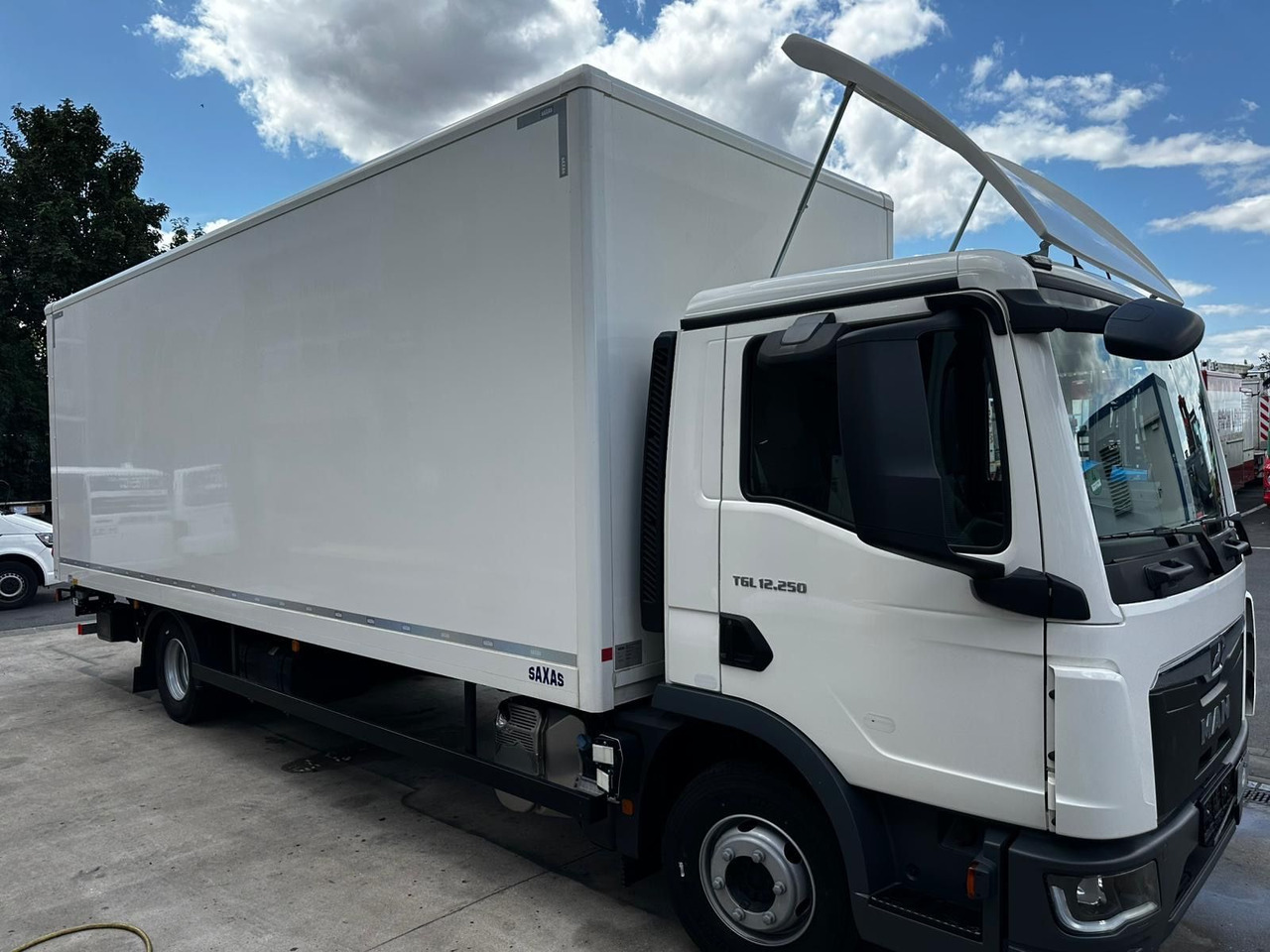 MAN TGL 12.250 /Ladebordwand/Automatik/Ahk - Kapalı kasa kamyon: fotoğraf 2 MAN TGL 12.250 /Ladebordwand/Automatik/Ahk - Kapalı kasa kamyon: fotoğraf 2