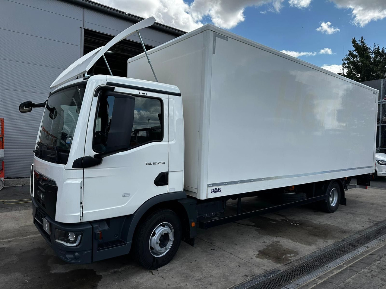 MAN TGL 12.250 /Ladebordwand/Automatik/Ahk - Kapalı kasa kamyon: fotoğraf 1 MAN TGL 12.250 /Ladebordwand/Automatik/Ahk - Kapalı kasa kamyon: fotoğraf 1