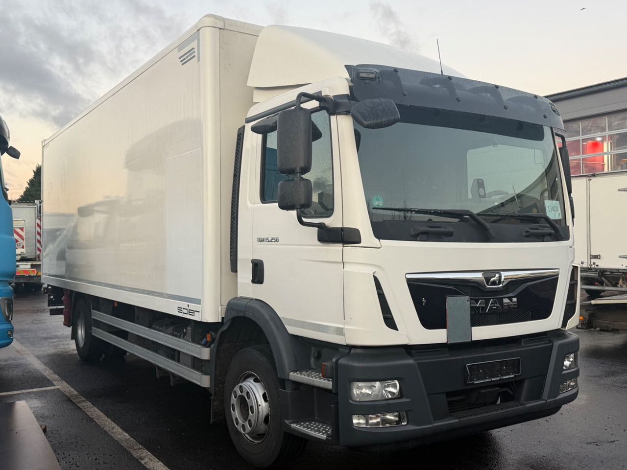 MAN TGM 15.250 Autom., Klima, Palfinger MBB, TOP - Kapalı kasa kamyon: fotoğraf 3 MAN TGM 15.250 Autom., Klima, Palfinger MBB, TOP - Kapalı kasa kamyon: fotoğraf 3