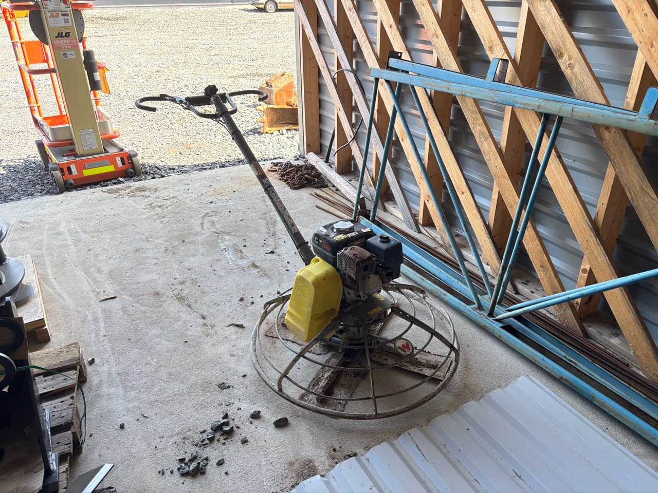 Wacker Neuson Trowel CT 36-5A concrete grinder - Perdah makinesi: fotoğraf 3 Wacker Neuson Trowel CT 36-5A concrete grinder - Perdah makinesi: fotoğraf 3
