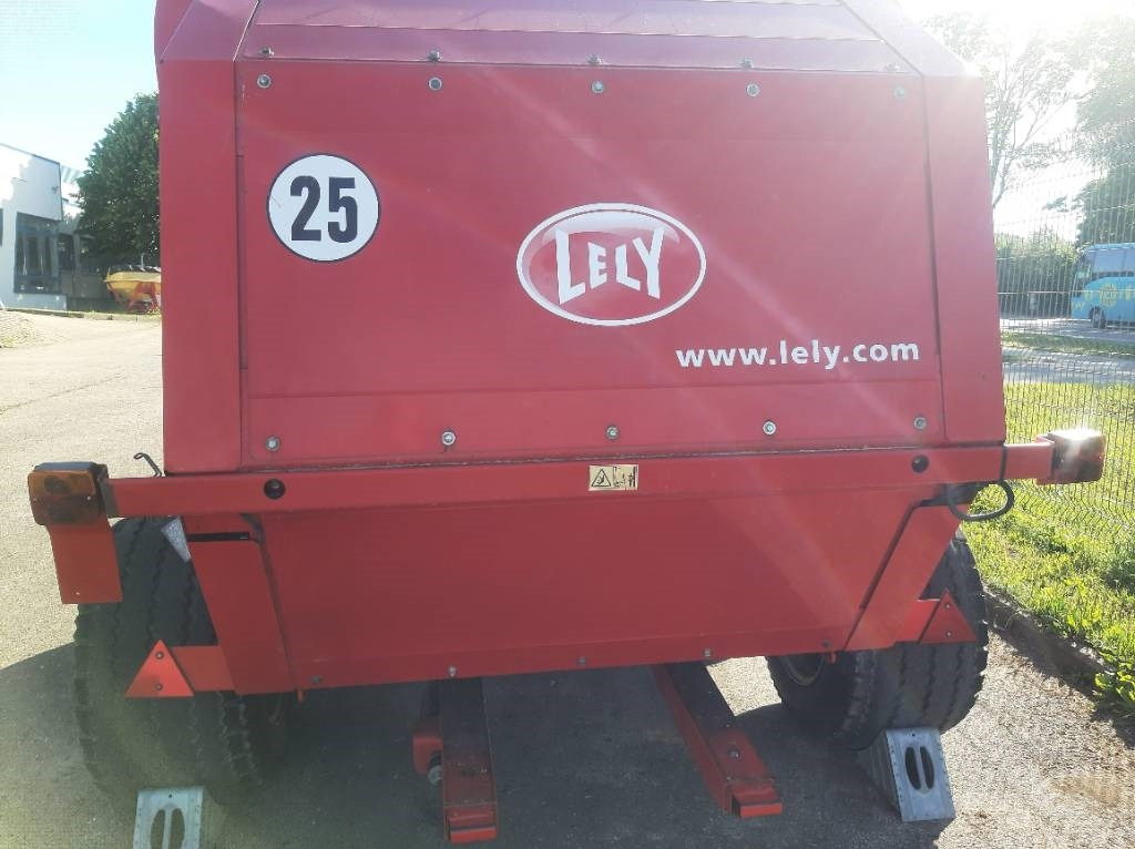 Lely Welger RP 245 Profi - Silindirik balya makinesi: fotoğraf 2 Lely Welger RP 245 Profi - Silindirik balya makinesi: fotoğraf 2
