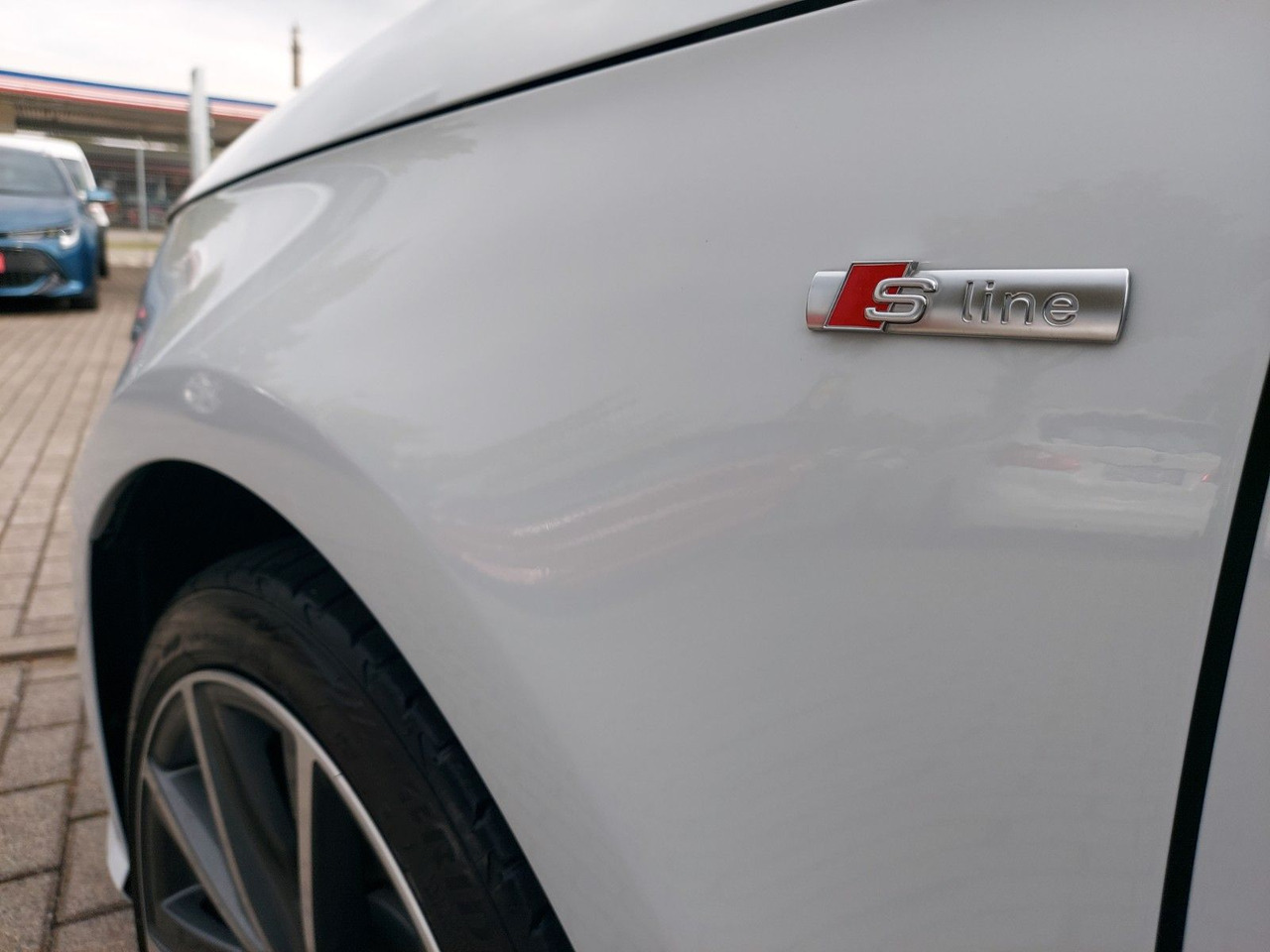 Audi A1 Sportback sport S-Line Pano Bose Xenon DAB - Sedan araba: fotoğraf 4 Audi A1 Sportback sport S-Line Pano Bose Xenon DAB - Sedan araba: fotoğraf 4