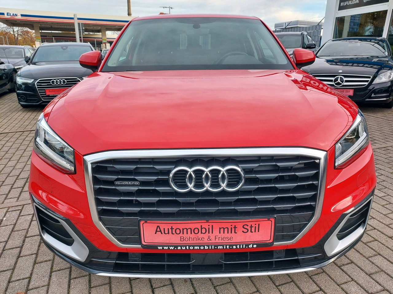 Audi Q2 40 TFSI quattro sport LED Leder Kamera AHK - SUV: fotoğraf 4 Audi Q2 40 TFSI quattro sport LED Leder Kamera AHK - SUV: fotoğraf 4