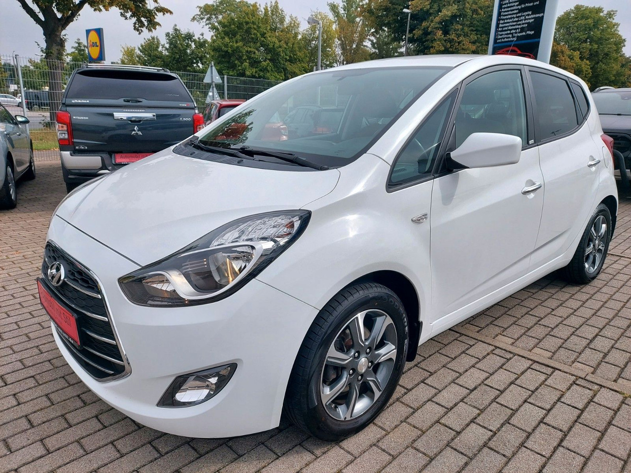 Hyundai ix20 Passion Automatik Klima PDC AHK - Binek araba: fotoğraf 4 Hyundai ix20 Passion Automatik Klima PDC AHK - Binek araba: fotoğraf 4