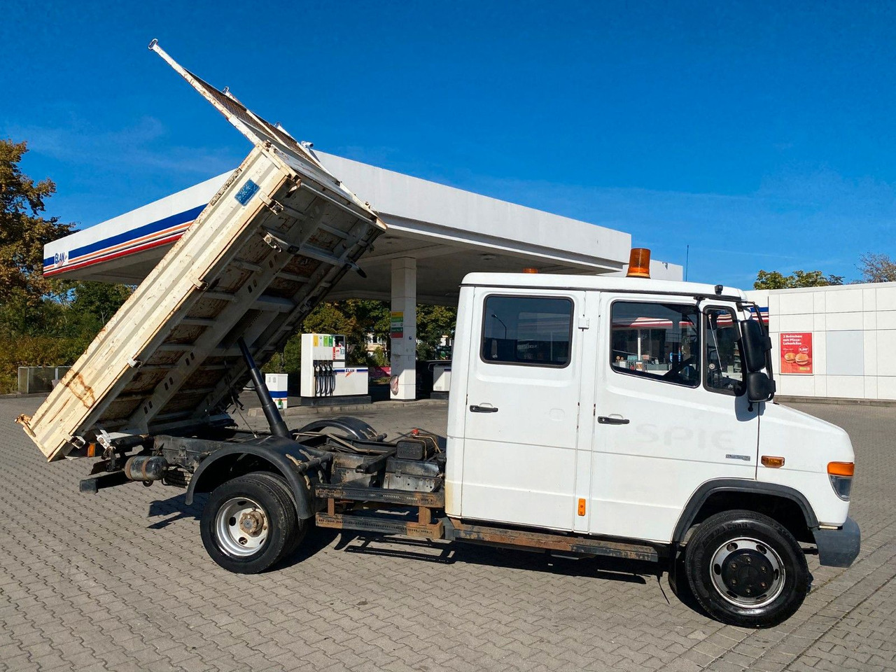 Mercedes-Benz VARIO 816D Doka 3 Seiten Kipper Meiller - Damperli kamyonet, Çift kabin kamyonet: fotoğraf 1 Mercedes-Benz VARIO 816D Doka 3 Seiten Kipper Meiller - Damperli kamyonet, Çift kabin kamyonet: fotoğraf 1
