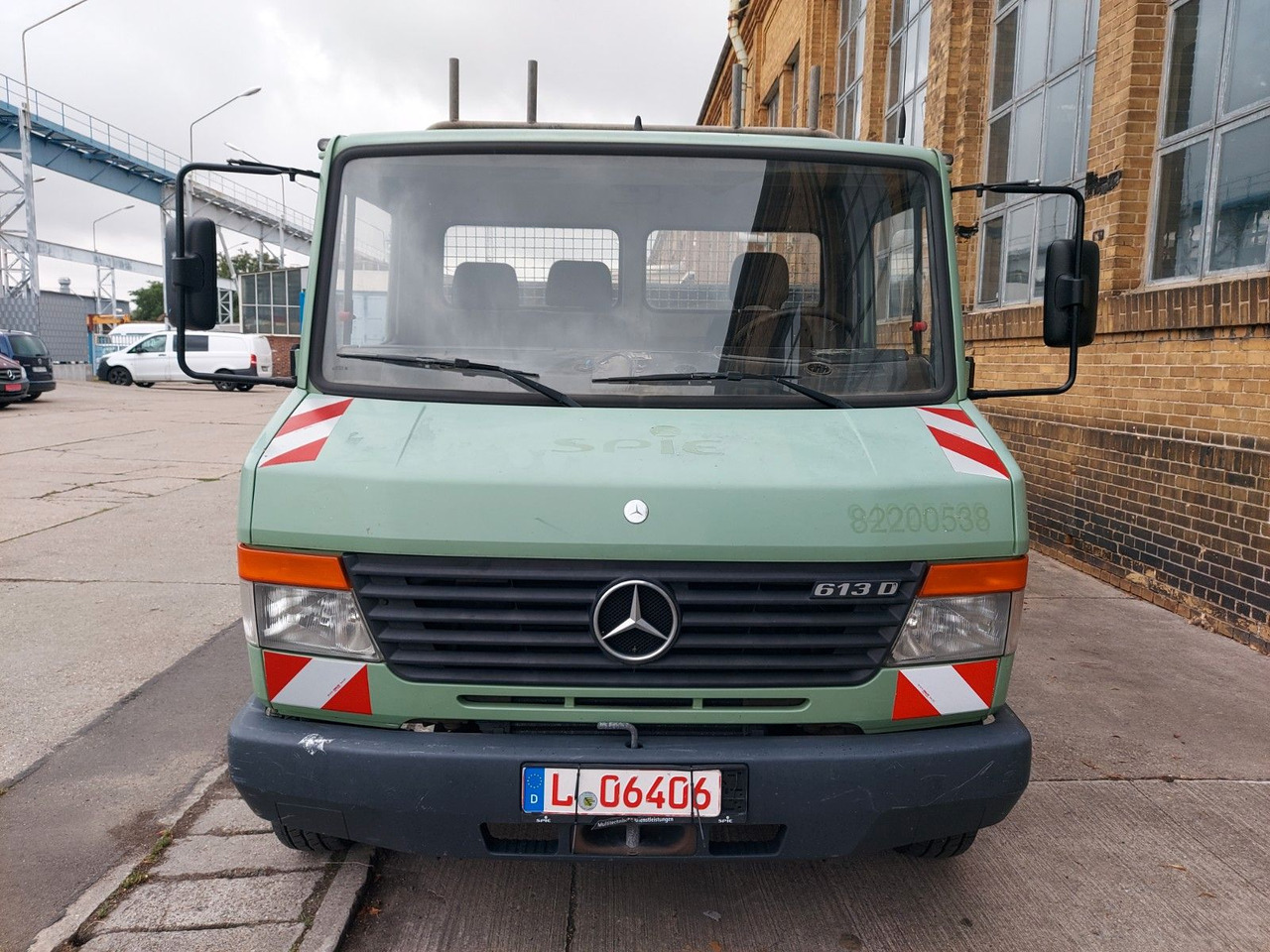Mercedes-Benz Vario 613D Pritsche lang extralang - Açık kasa kamyonet: fotoğraf 3 Mercedes-Benz Vario 613D Pritsche lang extralang - Açık kasa kamyonet: fotoğraf 3