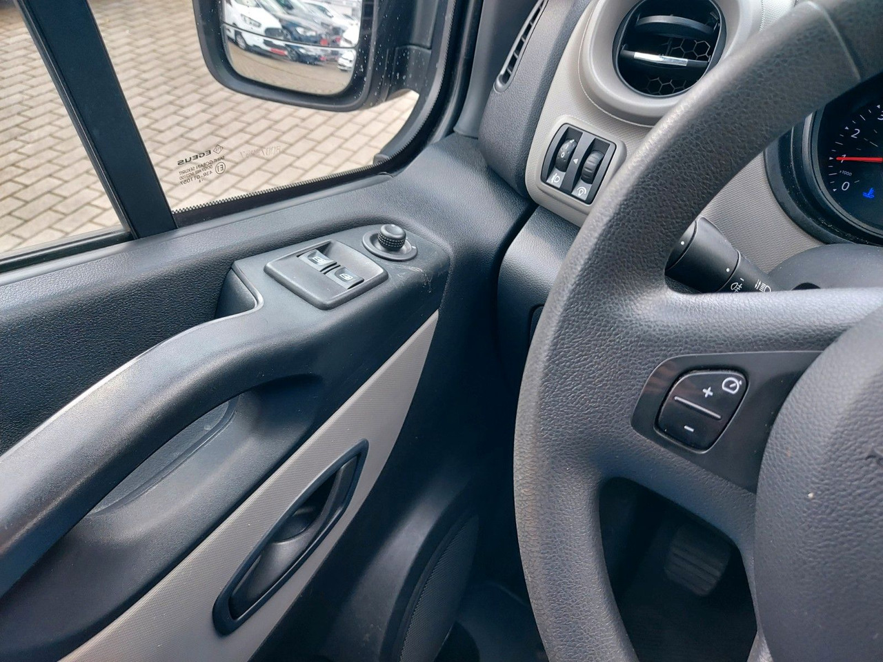 Minivan Renault Trafic Combi L1H1 2,7t  Expression Klima: fotoğraf 15