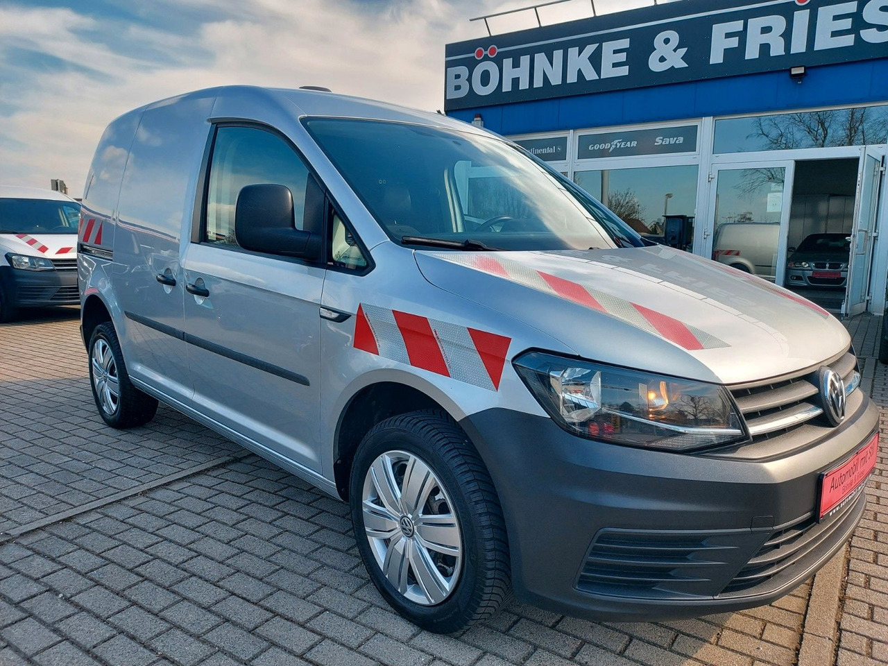 Volkswagen Caddy Nfz Kasten BMT 4Motion Navi Klima Standhei - Minivan: fotoğraf 3 Volkswagen Caddy Nfz Kasten BMT 4Motion Navi Klima Standhei - Minivan: fotoğraf 3