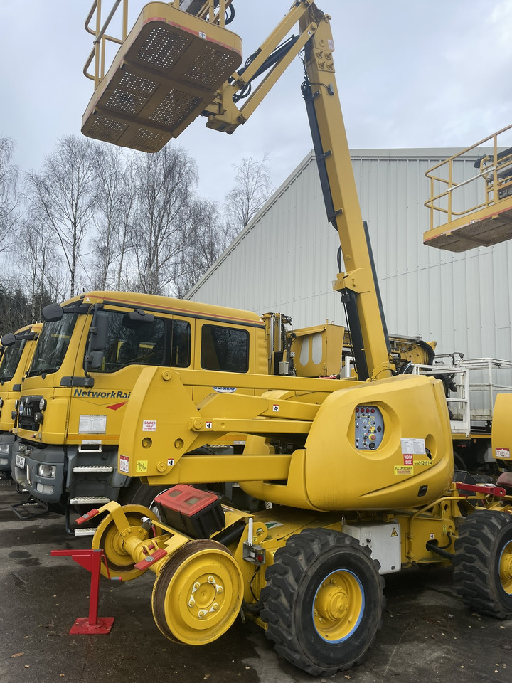 Neotec RRV Road-Rail Haulotte - Eklemli platform: fotoğraf 1 Neotec RRV Road-Rail Haulotte - Eklemli platform: fotoğraf 1