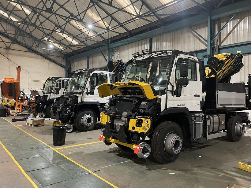 UNIMOG Unimog 423, 4x4, Mercedes Benz, Hiab - Vinçli kamyon: fotoğraf 2 UNIMOG Unimog 423, 4x4, Mercedes Benz, Hiab - Vinçli kamyon: fotoğraf 2