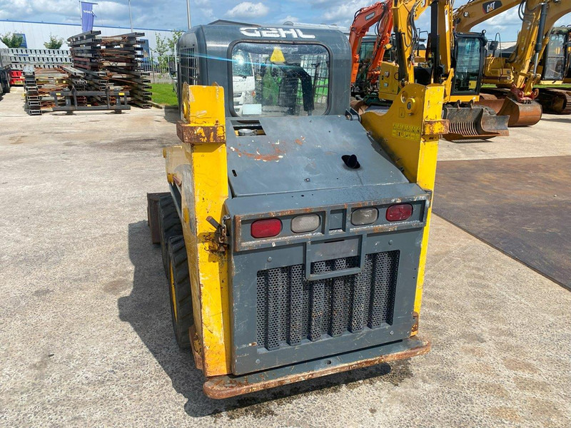 Gehl SL3840 NVT - Mini yükleyici: fotoğraf 4 Gehl SL3840 NVT - Mini yükleyici: fotoğraf 4