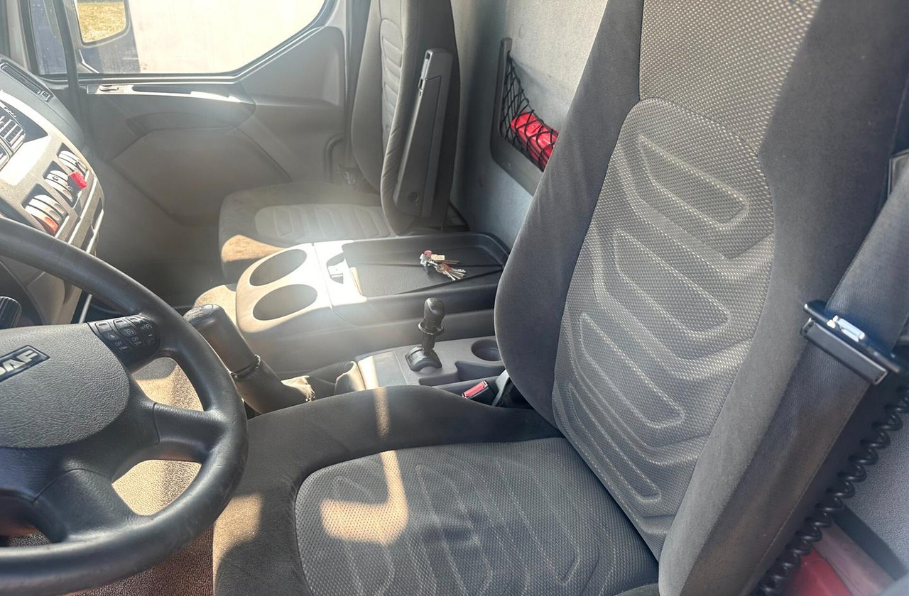DAF LF 55.220 FURGONE 8 MT. - Kapalı kasa kamyon: fotoğraf 5 DAF LF 55.220 FURGONE 8 MT. - Kapalı kasa kamyon: fotoğraf 5