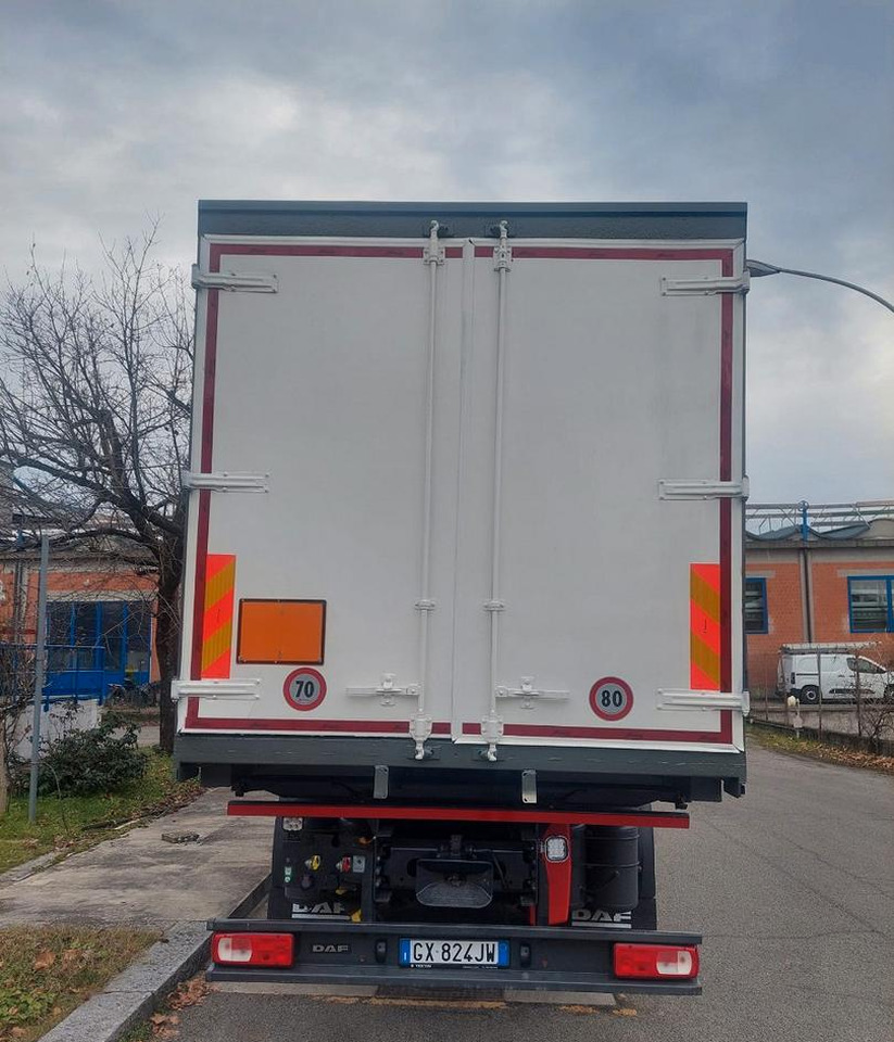 Daf xf 480 3 assi casse mobili INTARDER - Tenteli kamyon: fotoğraf 2 Daf xf 480 3 assi casse mobili INTARDER - Tenteli kamyon: fotoğraf 2