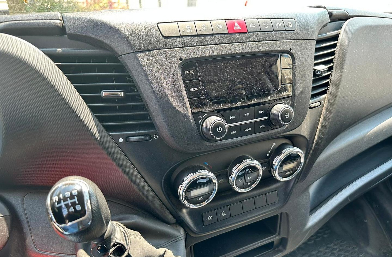 Iveco daily 35c16 euro 6 furgone e sponda - Kapalı kasa kamyonet: fotoğraf 5 Iveco daily 35c16 euro 6 furgone e sponda - Kapalı kasa kamyonet: fotoğraf 5