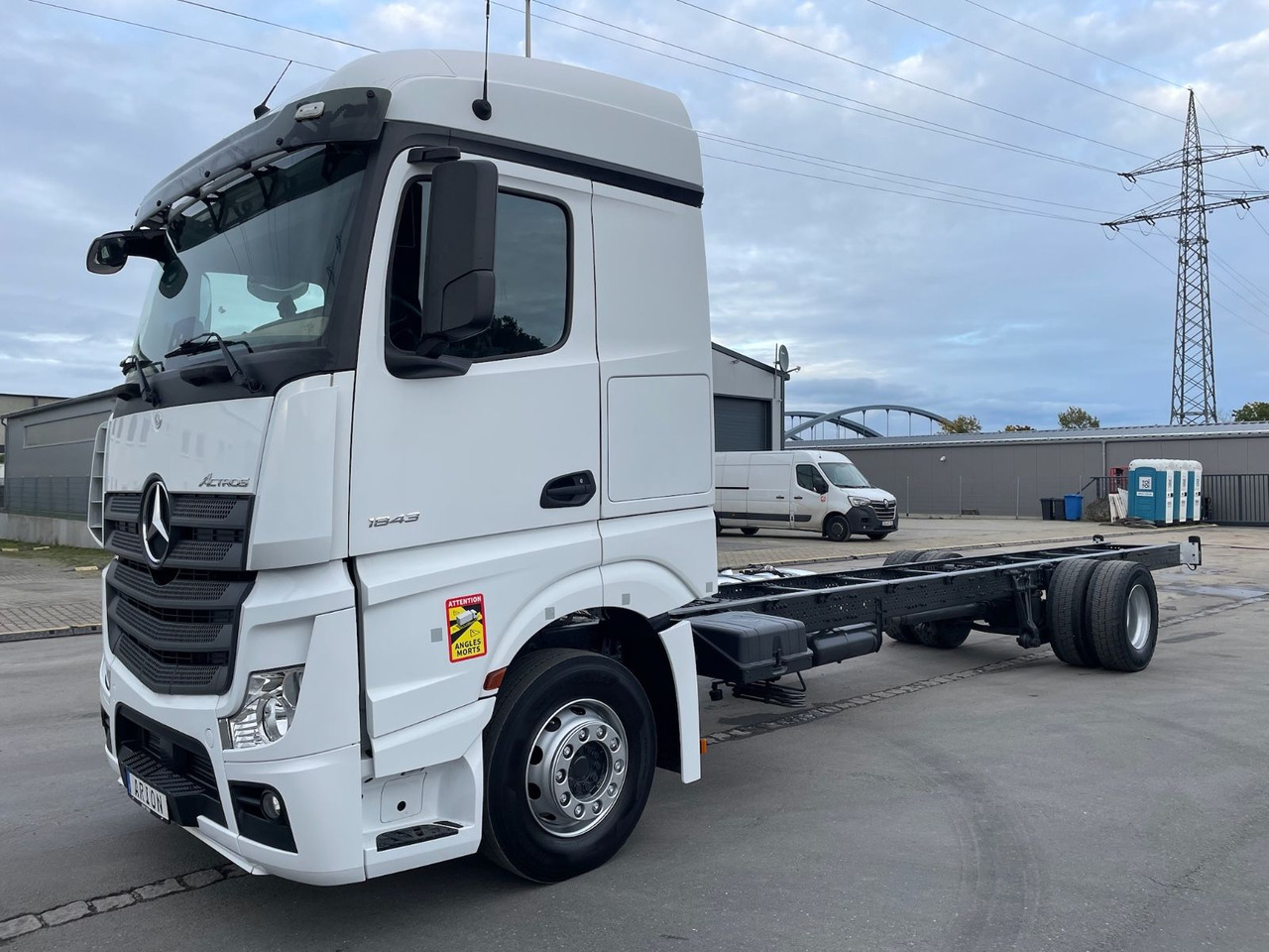 Mercedes-Benz Actros 4 1843 4x2 Fahrgestell/StandAC/ACC/EU6 - Şasi kamyon: fotoğraf 3 Mercedes-Benz Actros 4 1843 4x2 Fahrgestell/StandAC/ACC/EU6 - Şasi kamyon: fotoğraf 3
