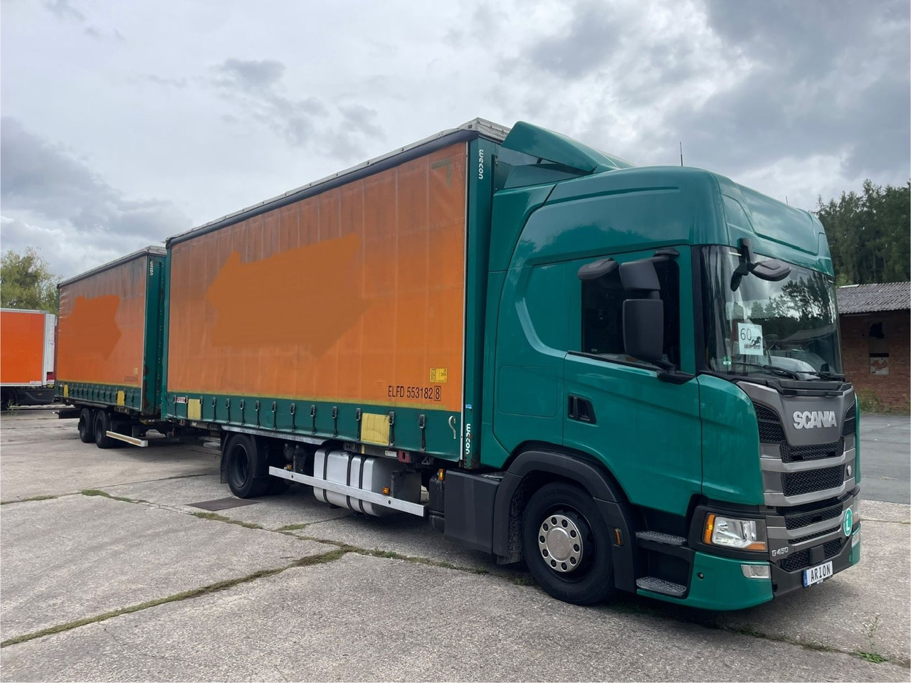 Scania G450 Pritsche+Plane/ANHÄNGER/KOTSCHENREUTHER - Tenteli kamyon: fotoğraf 1 Scania G450 Pritsche+Plane/ANHÄNGER/KOTSCHENREUTHER - Tenteli kamyon: fotoğraf 1