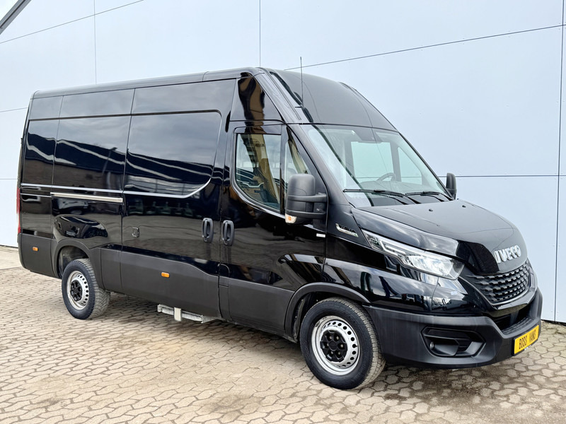 Iveco Daily 35S16 Automaat L2H2 Adaptive Cruise Control Airco 3,5t Trekhaak Navigatie - Panelvan: fotoğraf 4 Iveco Daily 35S16 Automaat L2H2 Adaptive Cruise Control Airco 3,5t Trekhaak Navigatie - Panelvan: fotoğraf 4