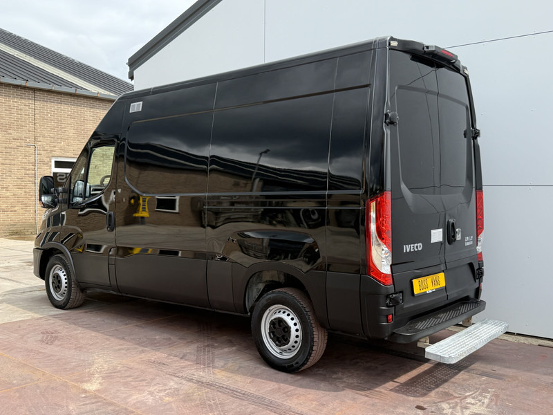 Iveco Daily 35S18 3.0 Automaat L2H2 Adaptieve Cruise Control LED Airco Camera Trekhaak - Panelvan: fotoğraf 2 Iveco Daily 35S18 3.0 Automaat L2H2 Adaptieve Cruise Control LED Airco Camera Trekhaak - Panelvan: fotoğraf 2